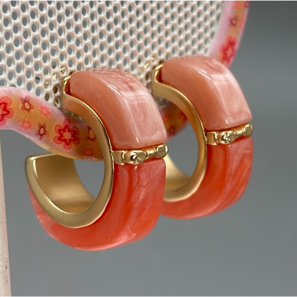 Chunky Coral Pink Resin Hoop Earrings Gold Tone Marbled Statement Geometric